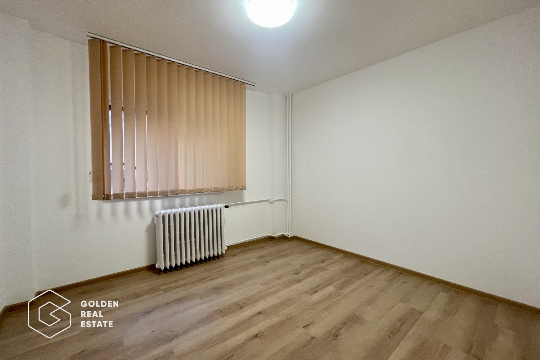 Apartament 3 camere și 2 bai, decomandat - ideal pentru birouri sau locuit