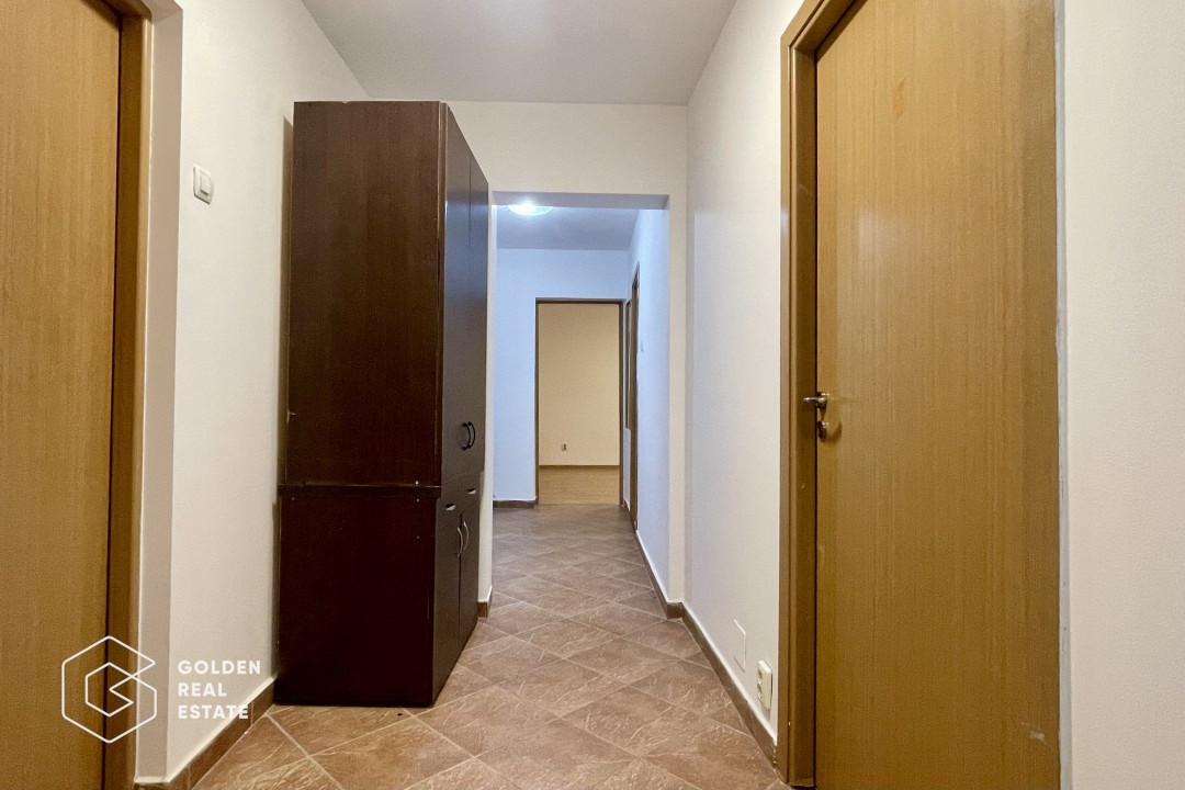 Apartament 3 camere și 2 bai, decomandat - ideal pentru birouri sau locuit