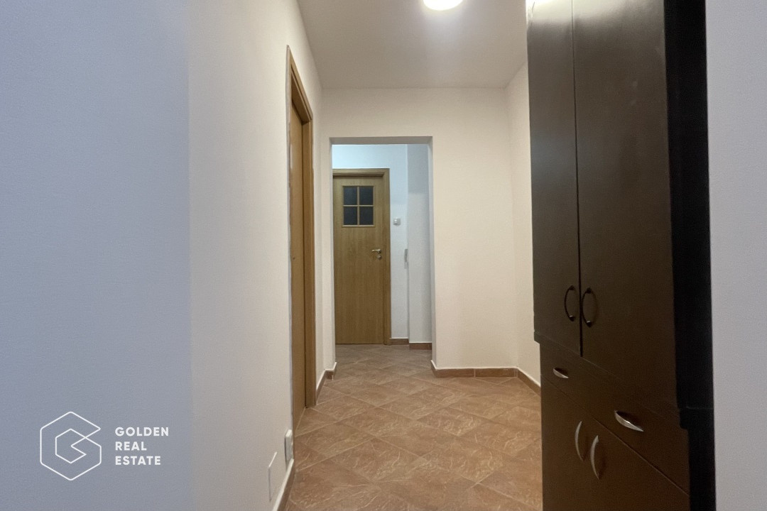 Apartament 3 camere și 2 bai, decomandat - ideal pentru birouri sau locuit