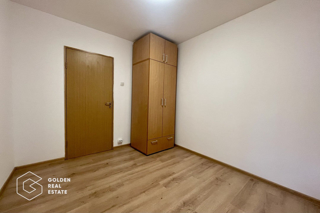 Apartament 3 camere și 2 bai, decomandat - ideal pentru birouri sau locuit