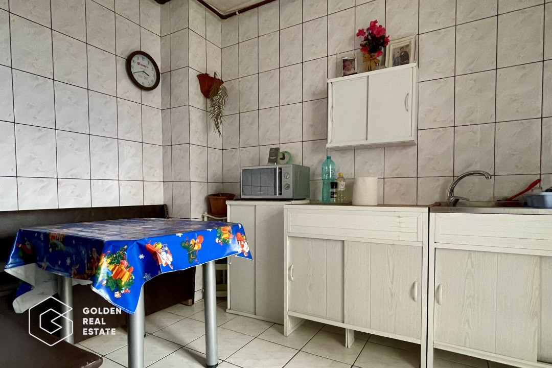 Apartament 3 camere, generos, zona Vadul Nou