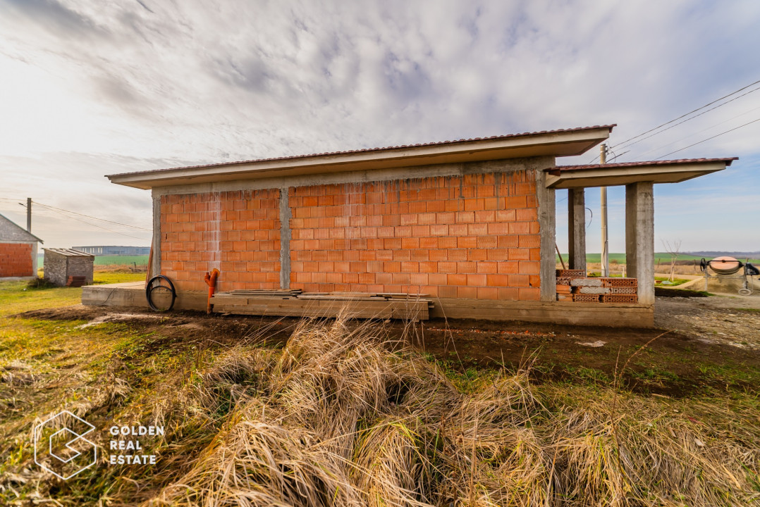 Casa la rosu, constructie 2024, in Frumuseni, teren 300 mp