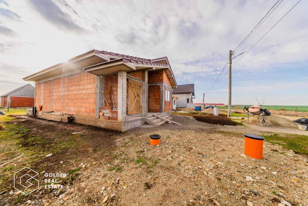 Casa la rosu, constructie 2024, in Frumuseni, teren 300 mp