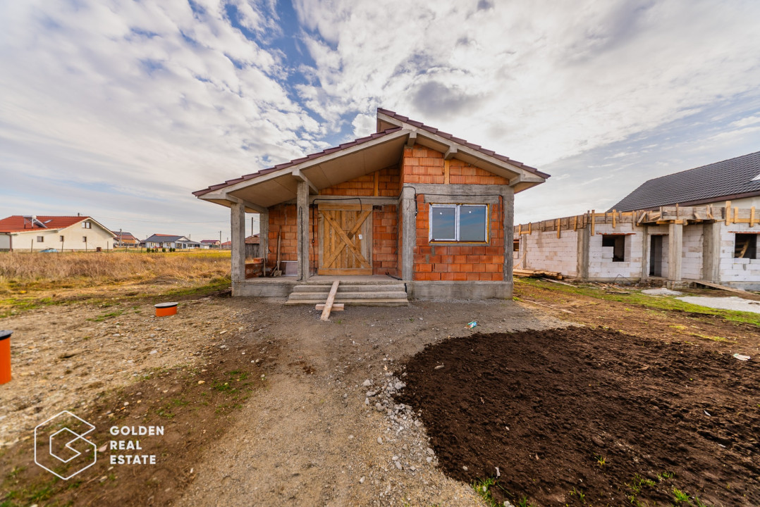 Casa la rosu, constructie 2024, in Frumuseni, teren 300 mp