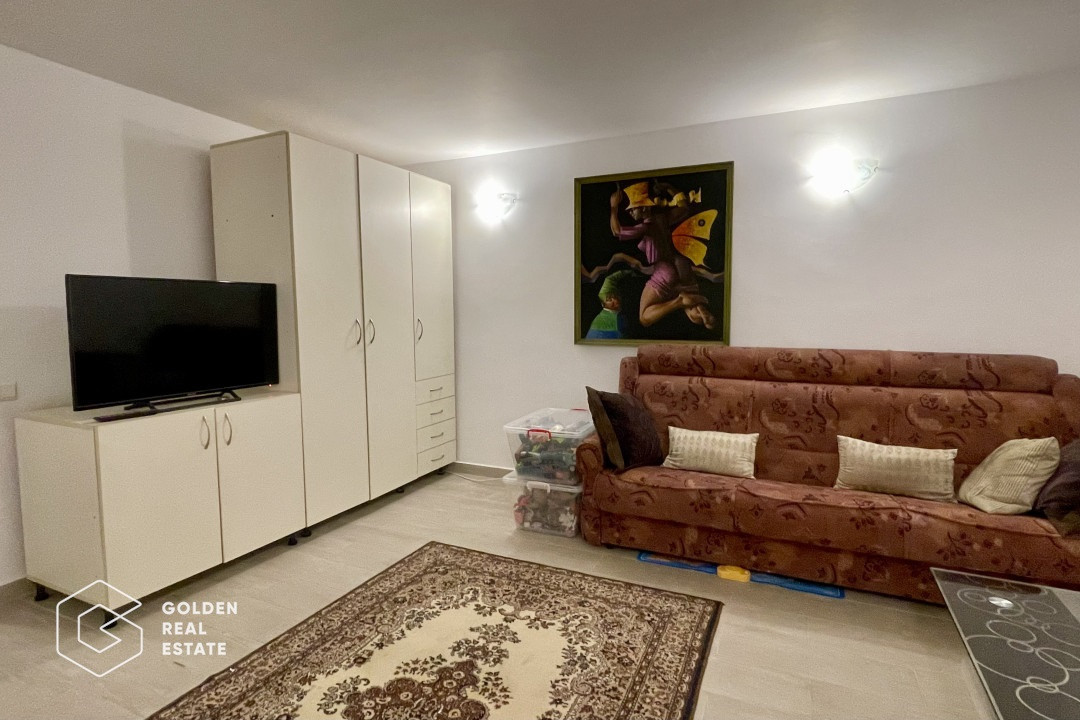 Apartament cu 5 camere și demisol mare, 2 bai, intrare separată