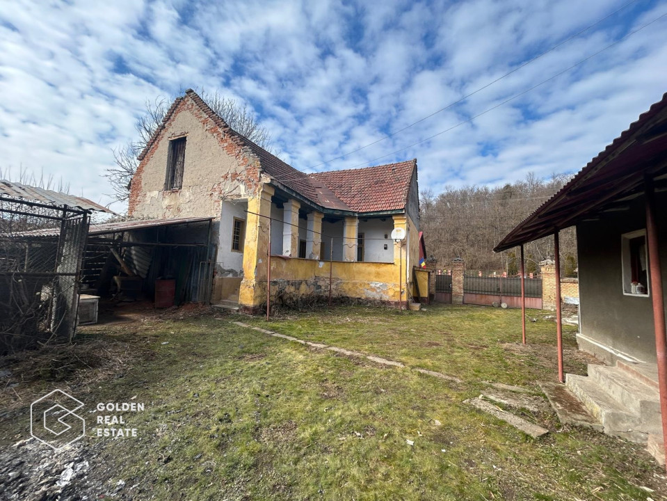 Casa traditionala cu teren generos in Odvos, județul Arad 