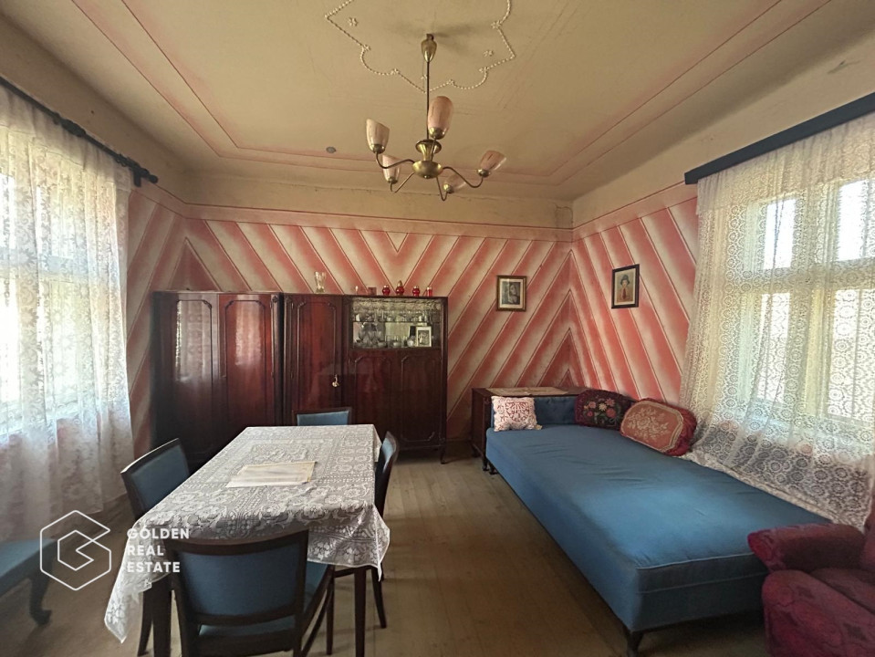 Casa traditionala cu teren generos in Odvos, județul Arad 