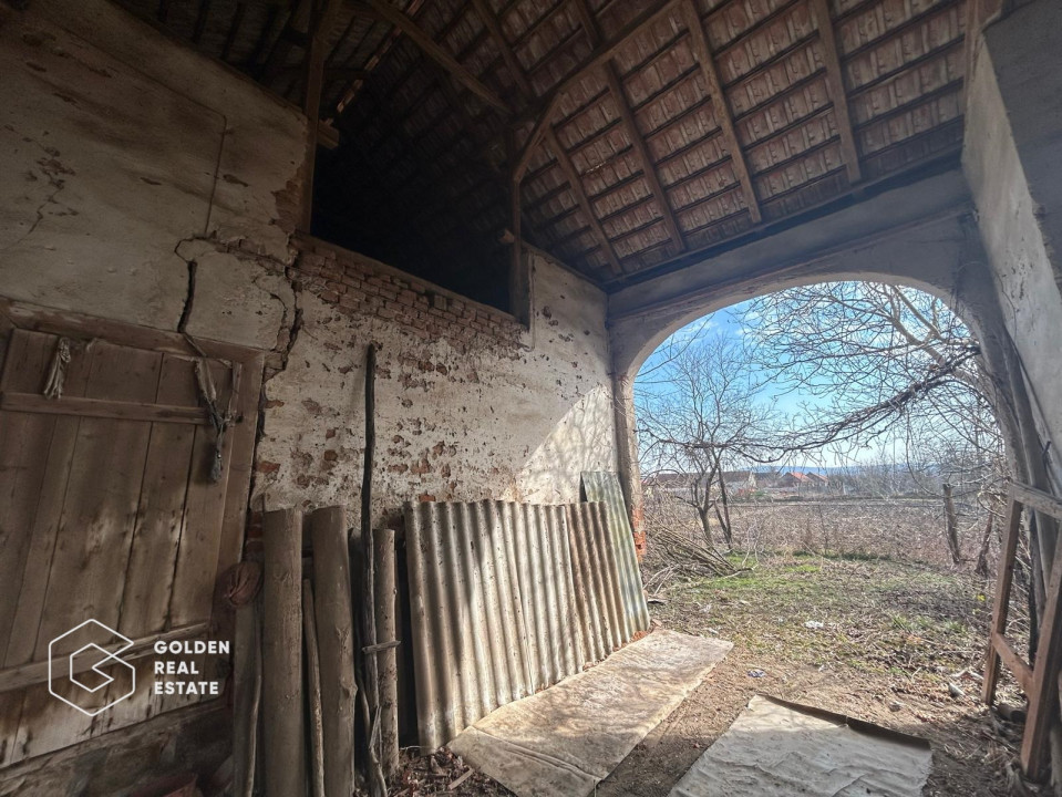 Casa traditionala cu teren generos in Odvos, județul Arad 