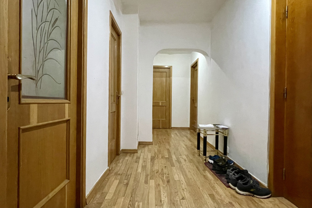 Apartament 3 camere, 2 bai, decomandat, Metrou Obor