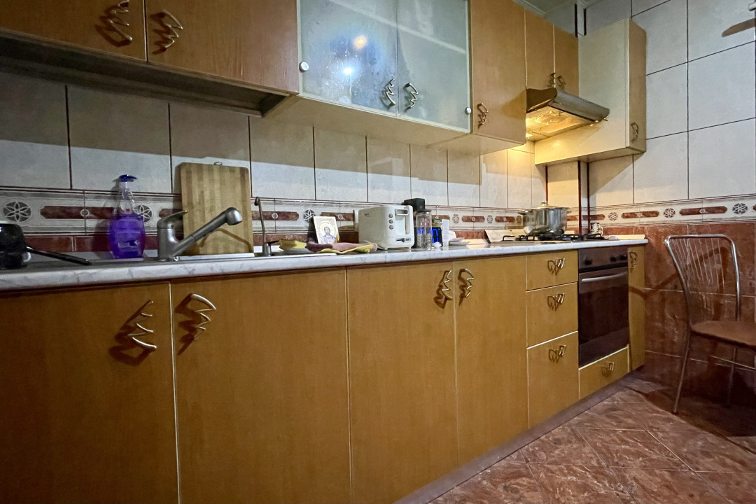 Apartament 3 camere, 2 bai, decomandat, Metrou Obor