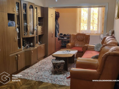 Apartament 3 camere din cărămidă, zona Intim, localitatea Lipova