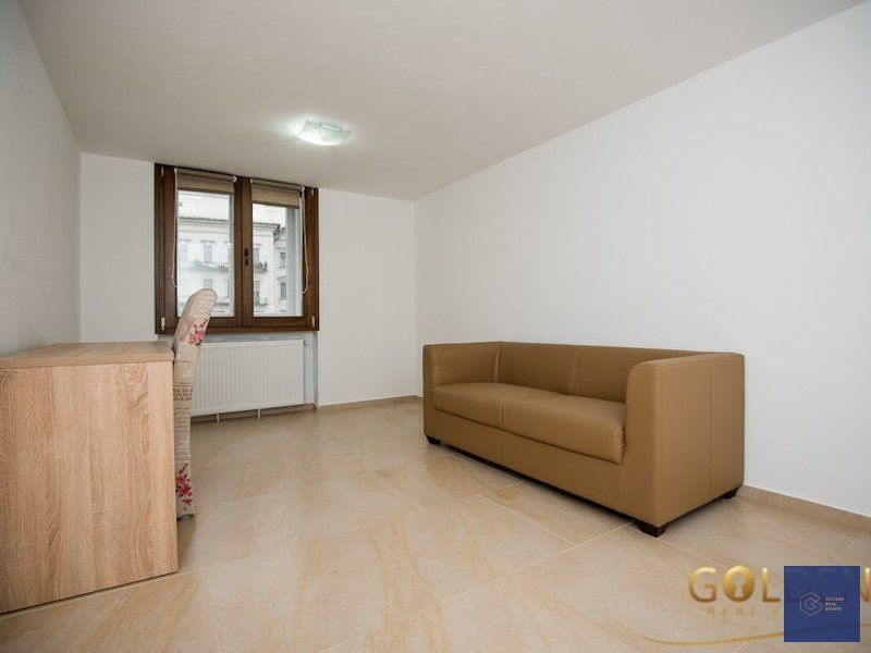 Apartament  B-dul Revolutiei, cladire perioada interbelica