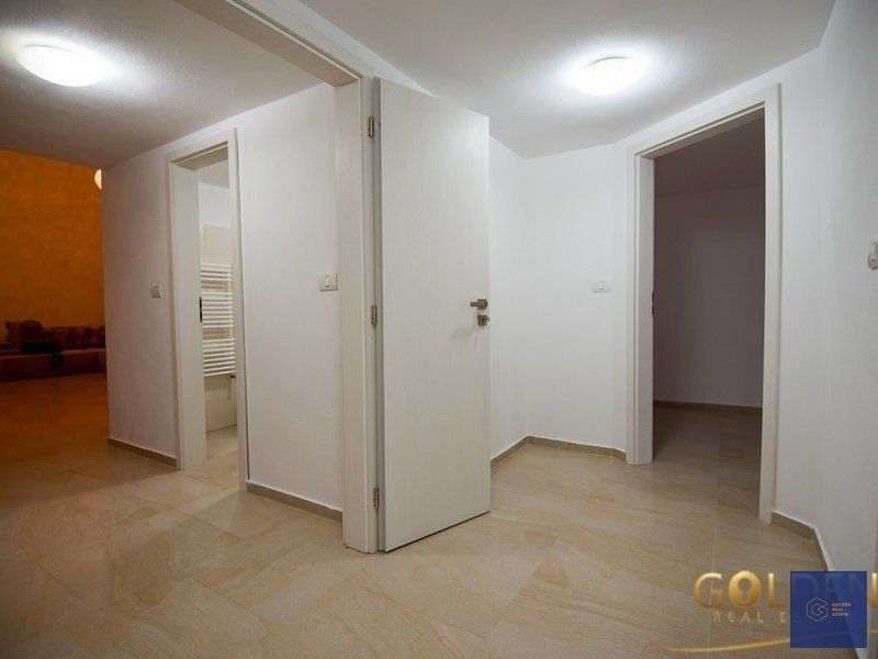 Apartament  B-dul Revolutiei, cladire perioada interbelica