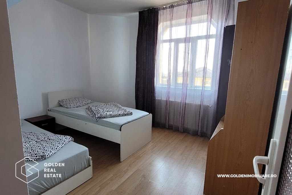 Casa tip duplex cu mult spatiu interior, 8 camere, zona Gai