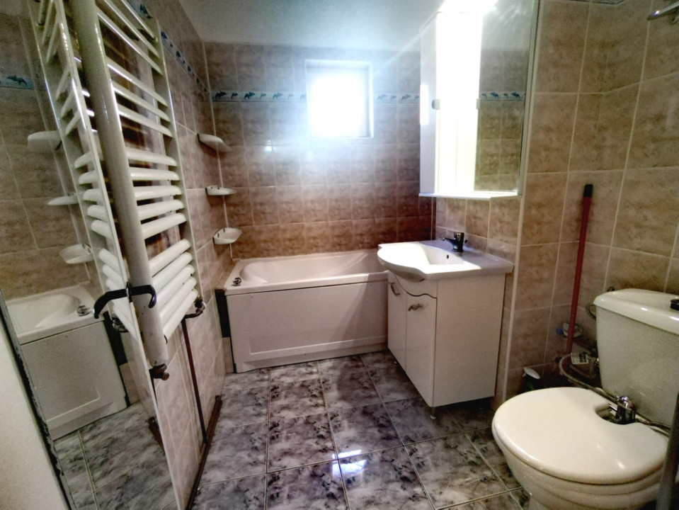 Apartament 3 camere, etaj 1, Bl. Nicolae Titulescu