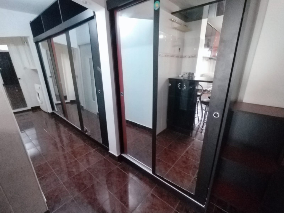 Apartament 3 camere, etaj 1, Bl. Nicolae Titulescu