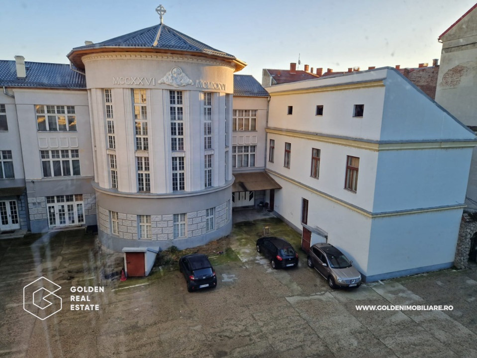 Apartament o camera, 70 mp, ultracentral, cladirea Catedralei Catolice