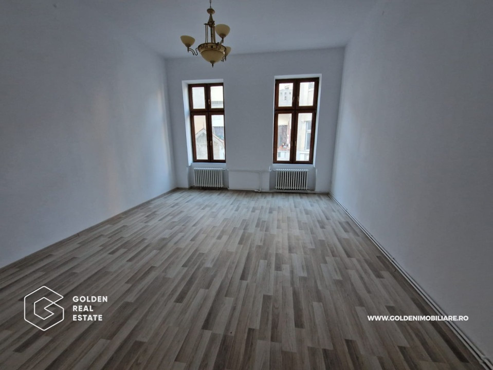 Apartament 3 camere, renovat, ultracentral, cladirea Catedralei Catolice