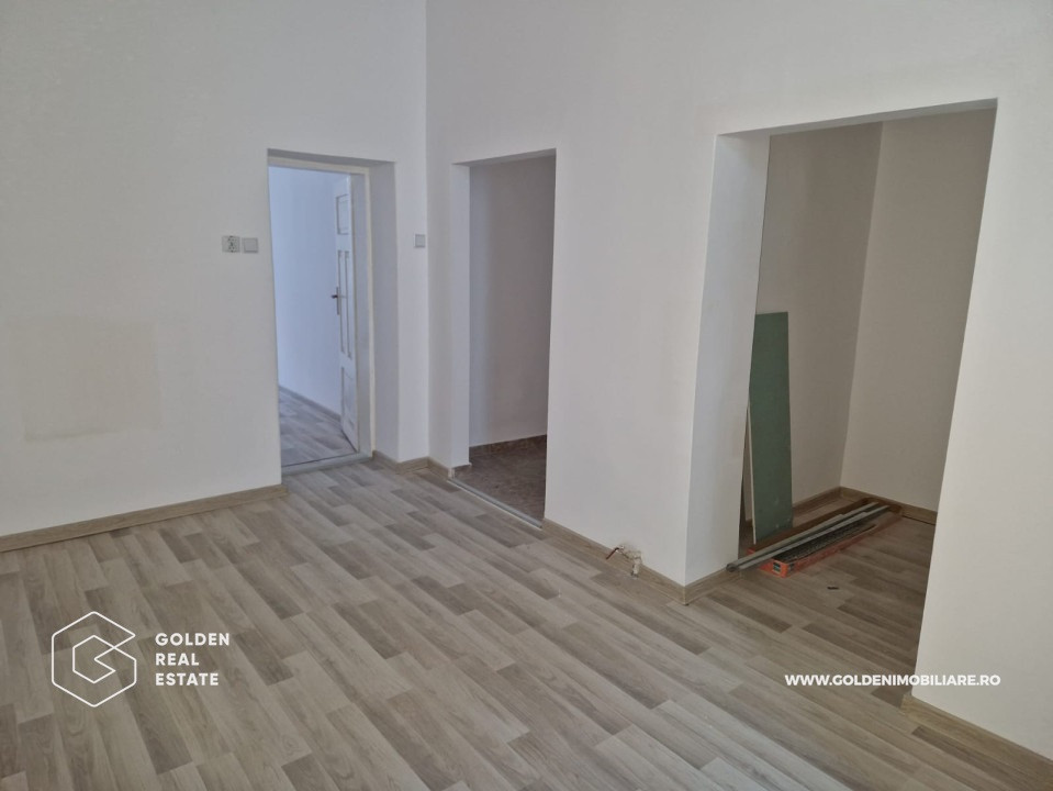 Apartament 3 camere, renovat, ultracentral, cladirea Catedralei Catolice