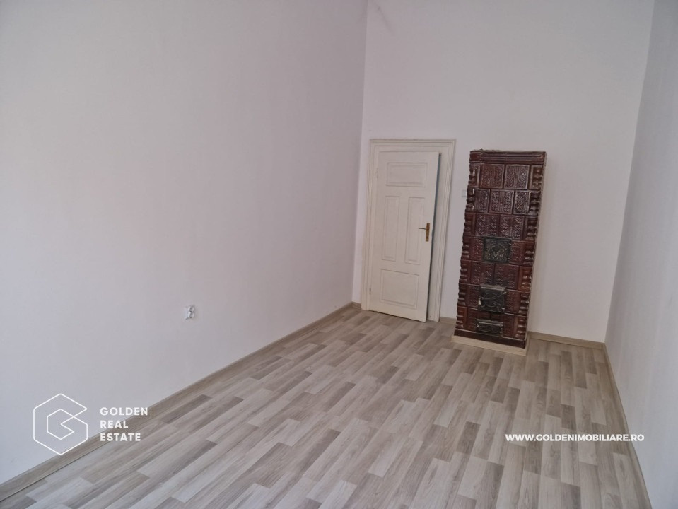 Apartament 3 camere, renovat, ultracentral, cladirea Catedralei Catolice