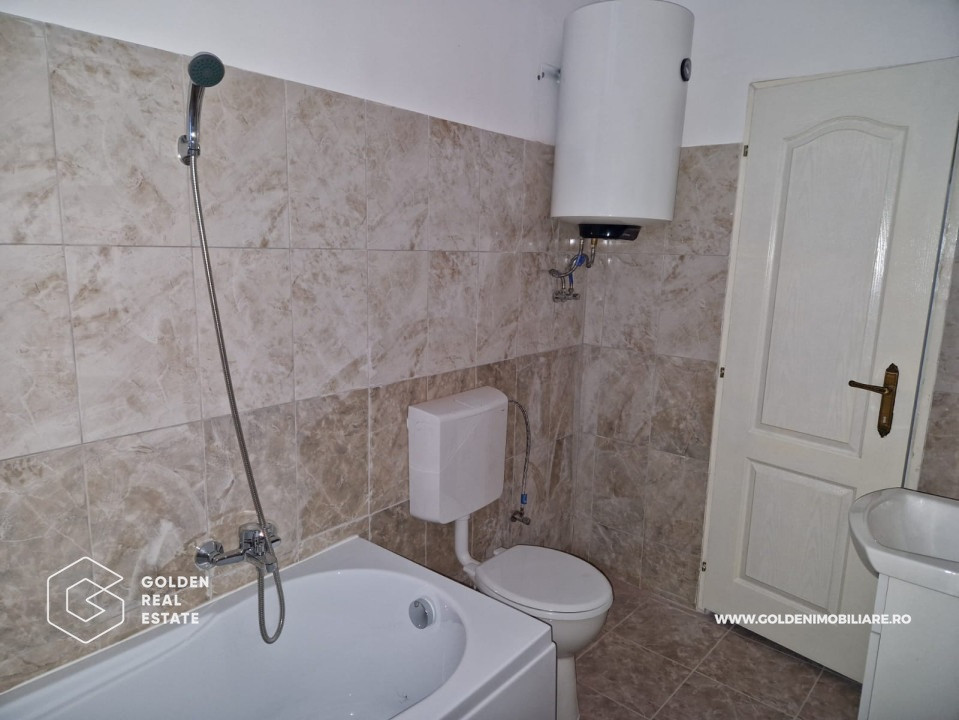 Apartament 3 camere, renovat, ultracentral, cladirea Catedralei Catolice