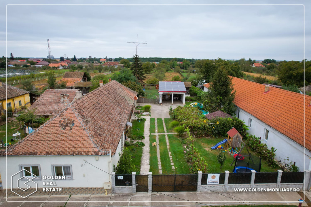 Casa, Peciu Nou, 267 mp utili, 3450 mp teren, panouri fotovoltaice, comision 0%