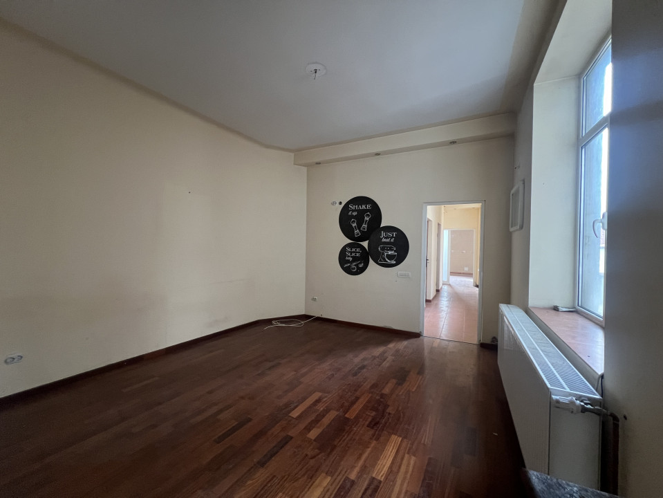 Vânzare apartament 4 camere zona Mosilor