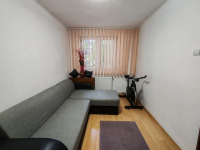 Apartament 2 camere cochet, zona Toporasi