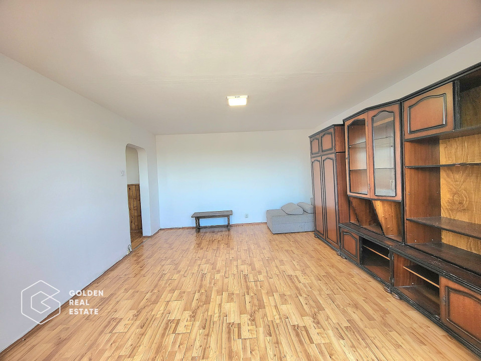 Apartament cu 3 camere, decomandat, Vlaicu