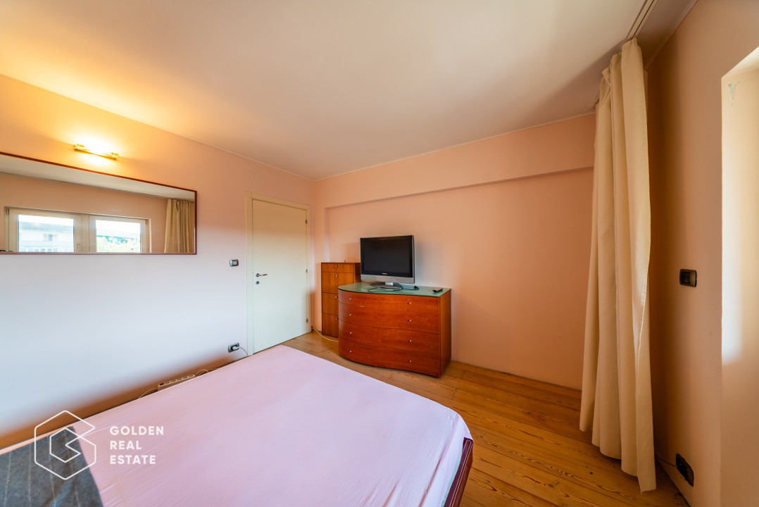 Apartament in centru, super spatios, la etaj intermediar