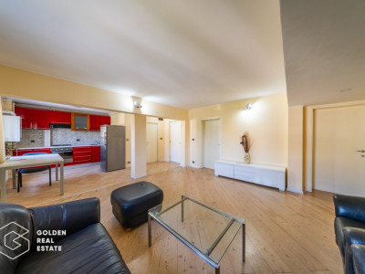 Apartament in centru, super spatios, la etaj intermediar