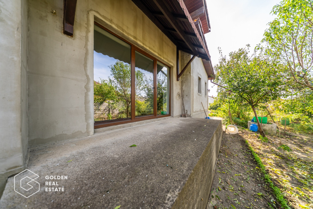 Casa 4 camere si mansarda, teren 1014 mp, comuna Vladimirescu