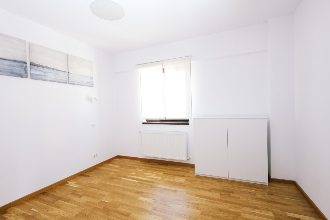  Penthouse cu 4 camere, Bdul Pipera, terasa de 99 mp si doua parcari