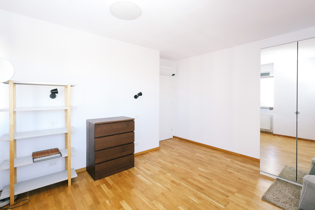  Penthouse cu 4 camere, Bdul Pipera, terasa de 99 mp si doua parcari