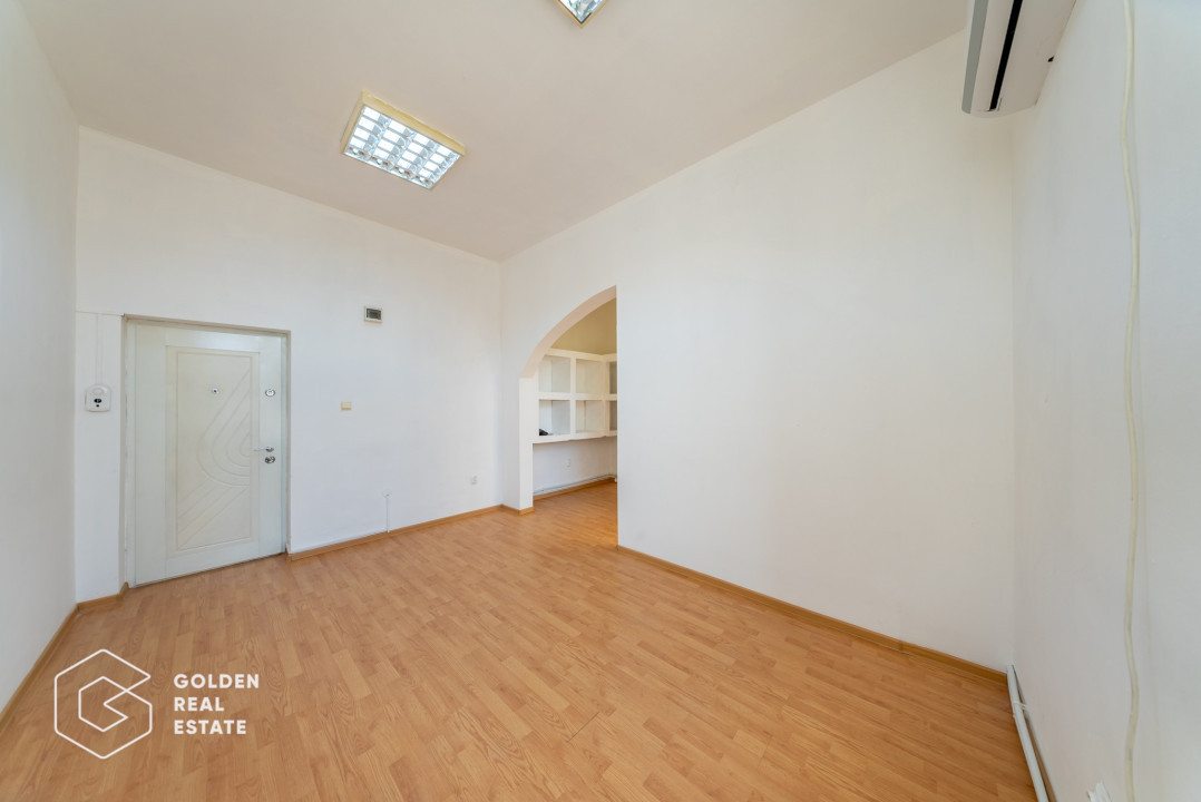 Apartament 3 camere pe Bulevardul Revolutiei, ideal pentru locuinta sau birouri