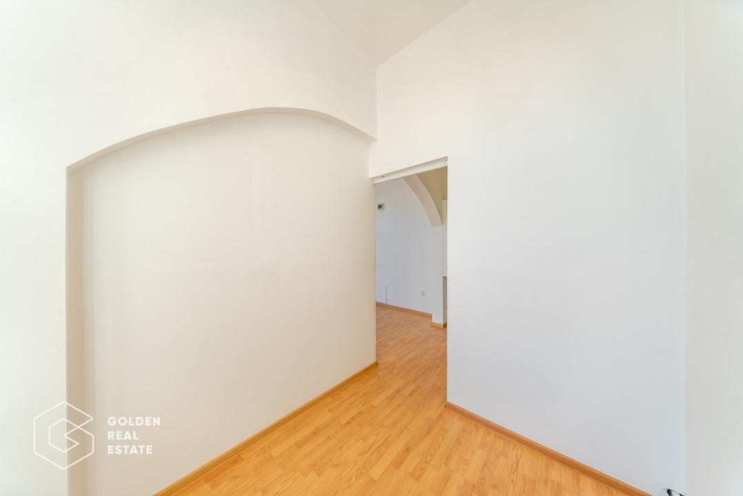 Apartament 3 camere pe Bulevardul Revolutiei, ideal pentru locuinta sau birouri