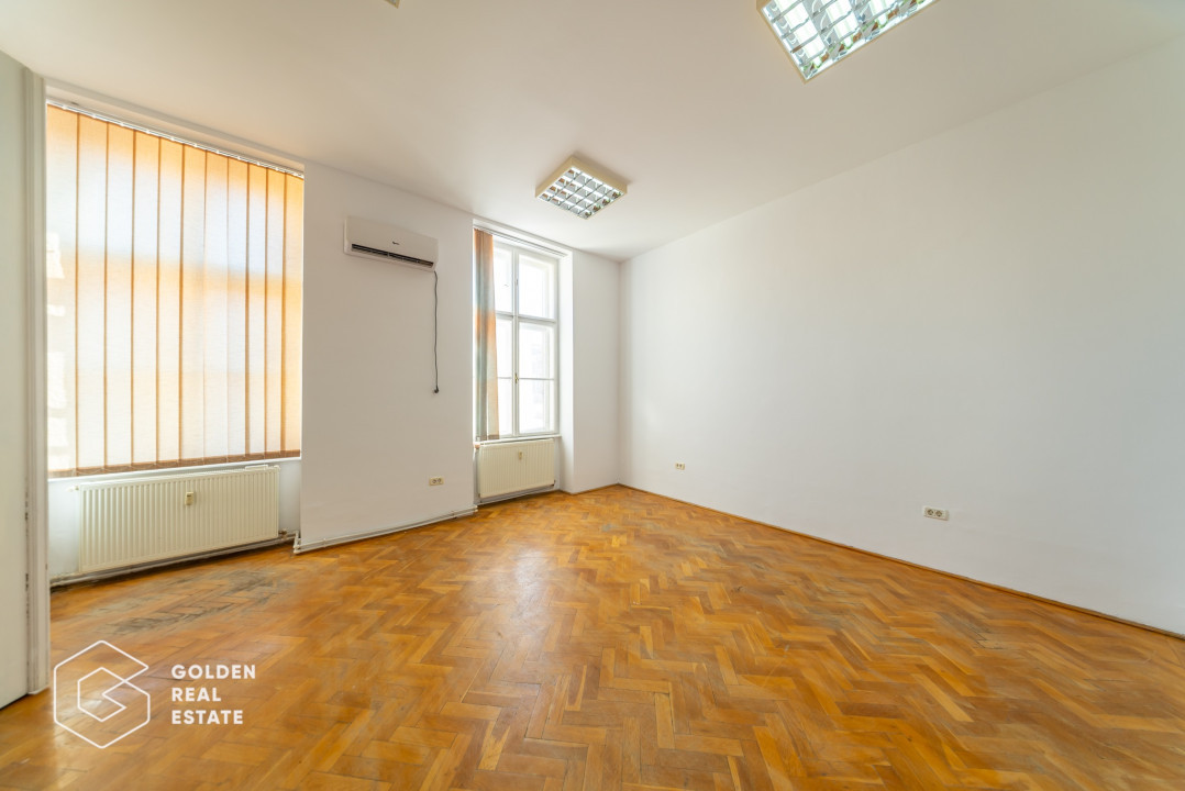 Apartament 3 camere pe Bulevardul Revolutiei, ideal pentru locuinta sau birouri