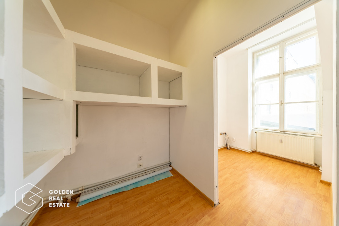 Apartament 3 camere pe Bulevardul Revolutiei, ideal pentru locuinta sau birouri